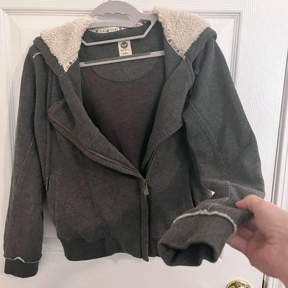 Roxy Asymmetrical Zip Up Faux Fur (Sherpa) Hoodie Jacket w/ button detail. S. - Picture 4 of 16